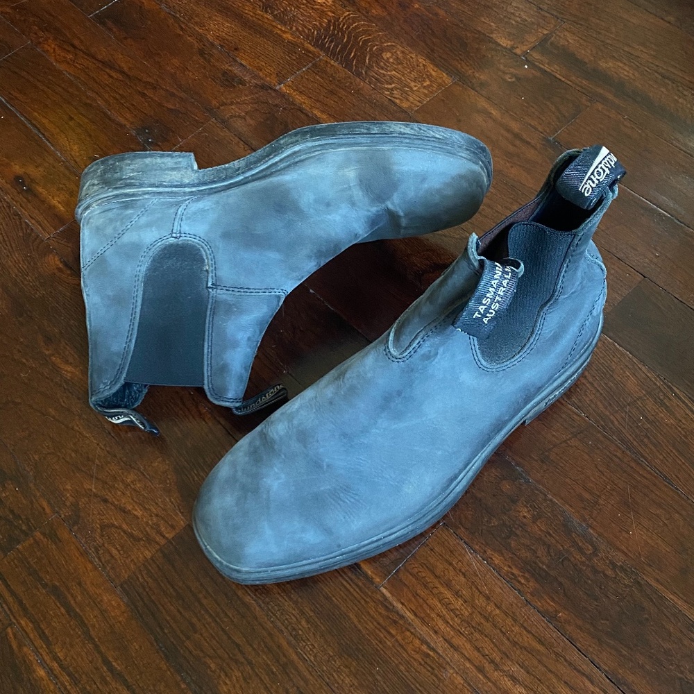 Blundstone grey suede leather chelsea boot